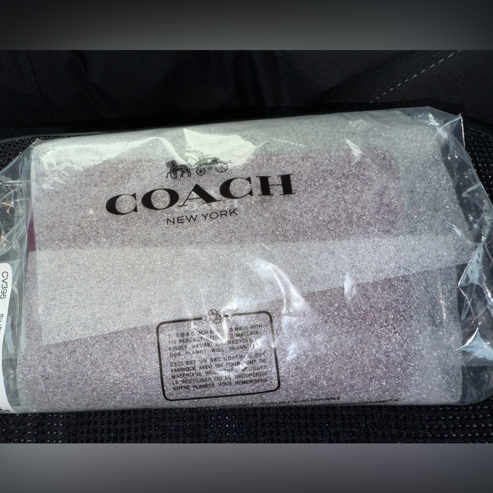 Coach Magenta Leather Zip Wristlet Clutch NWT - Picture 7 of 9